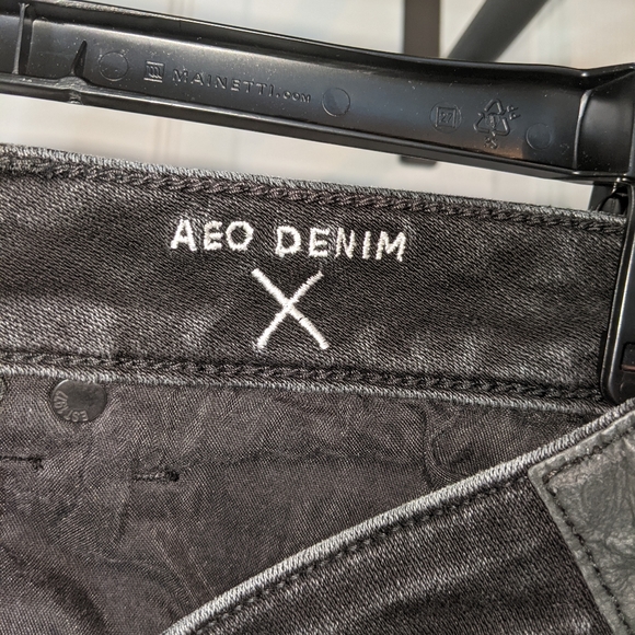 American Eagle Super Hi-Rise Super Super Stretch Shorties - Picture 5 of 6